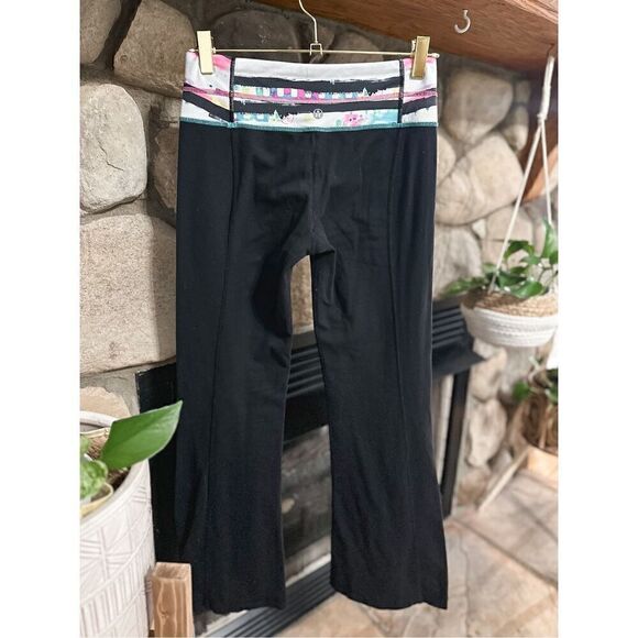 Lululemon flared leggings - Picture 3 of 7